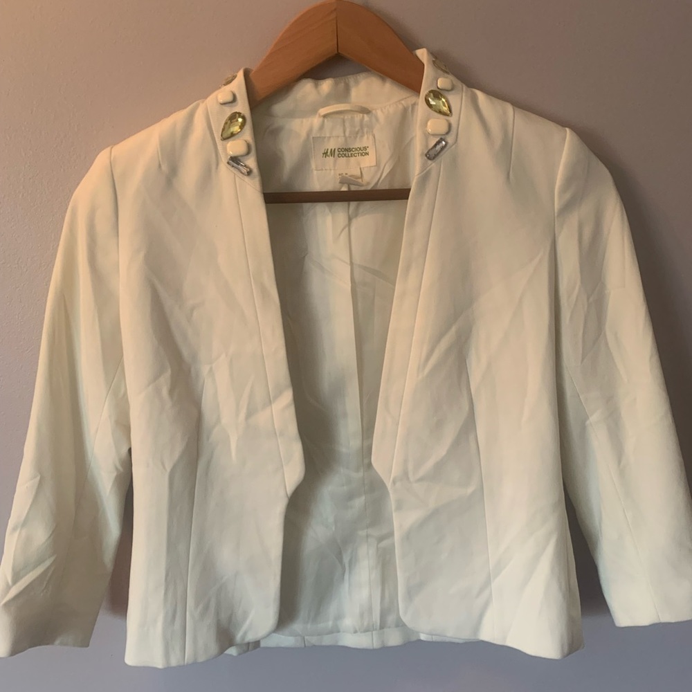 HM JACKET SUITABLE FOR ALL OCCASIONS